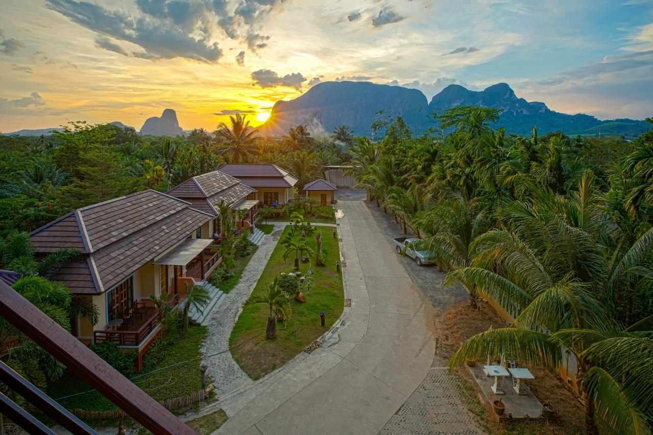 Palms Hill Resort Phang Nga Exterior photo